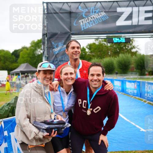 30.08.2026 - Elbe Triathlon Hamburg LAZAROV Photography http://msf.ph/oto/10041056 30.08.2026 16:17:26 Ziel  meine-sportfotos.de