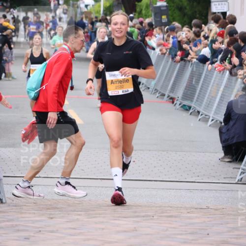 30.08.2026 - Blankeneser Heldenlauf Lena Gebhardt http://msf.ph/oto/10041061 30.08.2026 11:46:19 Ziel 2503, 2532 meine-sportfotos.de