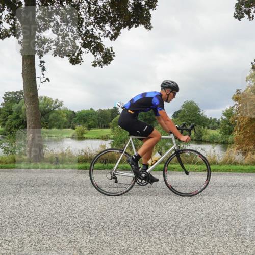 30.08.2026 - Elbe Triathlon Hamburg Michael Burmester http://msf.ph/oto/10041070 30.08.2026 11:00:38 Radfahren 1377 meine-sportfotos.de