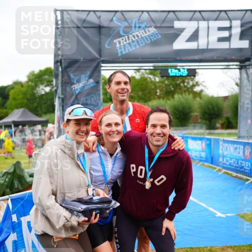 30.08.2026 - Elbe Triathlon Hamburg LAZAROV Photography http://msf.ph/oto/10041074 30.08.2026 16:17:27 Ziel  meine-sportfotos.de