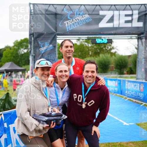 30.08.2026 - Elbe Triathlon Hamburg LAZAROV Photography http://msf.ph/oto/10041084 30.08.2026 16:17:27 Ziel  meine-sportfotos.de