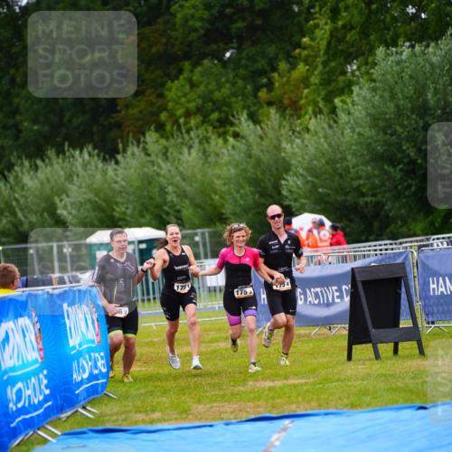 30.08.2026 - Elbe Triathlon Hamburg LAZAROV Photography http://msf.ph/oto/10041090 30.08.2026 16:18:18 Ziel  meine-sportfotos.de
