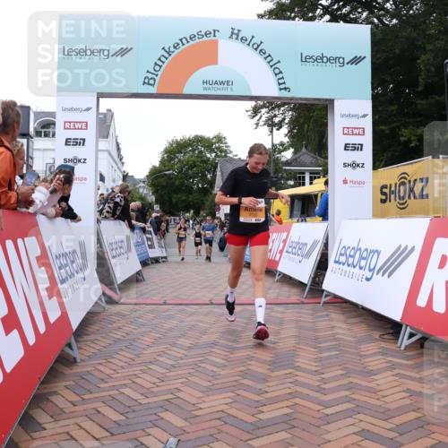 30.08.2026 - Blankeneser Heldenlauf Lena Gebhardt http://msf.ph/oto/10041109 30.08.2026 11:46:24 Ziel 2097, 2321, 2413, 2532 meine-sportfotos.de