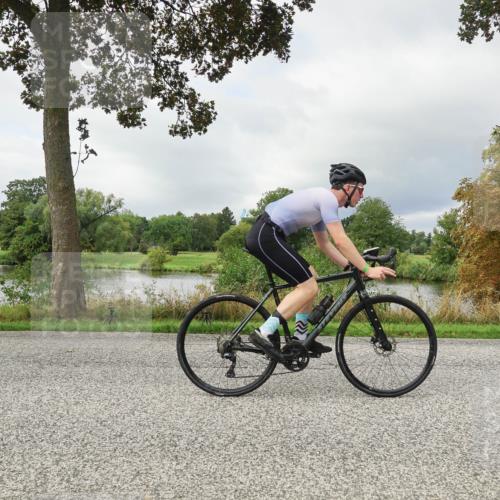 30.08.2026 - Elbe Triathlon Hamburg Michael Burmester http://msf.ph/oto/10041123 30.08.2026 11:01:27 Radfahren 941, 1367, 1383 meine-sportfotos.de