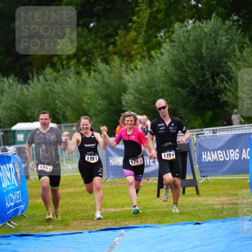 30.08.2026 - Elbe Triathlon Hamburg LAZAROV Photography http://msf.ph/oto/10041125 30.08.2026 16:18:19 Ziel  meine-sportfotos.de