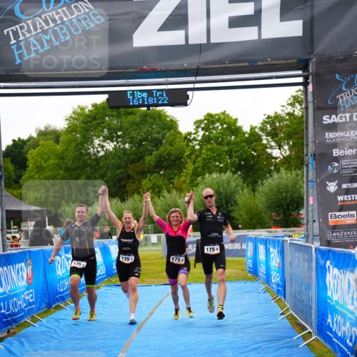 30.08.2026 - Elbe Triathlon Hamburg LAZAROV Photography http://msf.ph/oto/10041142 30.08.2026 16:18:22 Ziel  meine-sportfotos.de