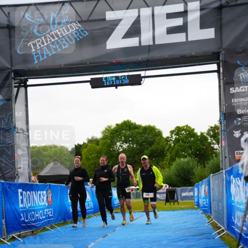 30.08.2026 - Elbe Triathlon Hamburg LAZAROV Photography http://msf.ph/oto/10041193 30.08.2026 16:18:30 Ziel  meine-sportfotos.de