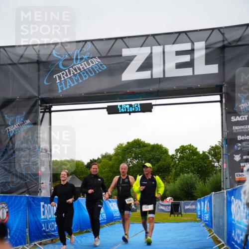 30.08.2026 - Elbe Triathlon Hamburg LAZAROV Photography http://msf.ph/oto/10041206 30.08.2026 16:18:31 Ziel  meine-sportfotos.de