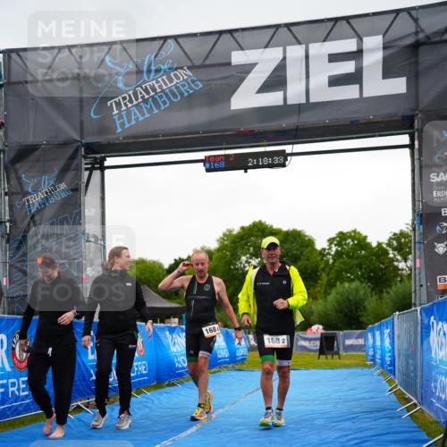 30.08.2026 - Elbe Triathlon Hamburg LAZAROV Photography http://msf.ph/oto/10041229 30.08.2026 16:18:32 Ziel  meine-sportfotos.de