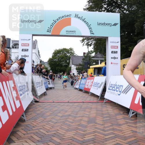 30.08.2026 - Blankeneser Heldenlauf Lena Gebhardt http://msf.ph/oto/10041276 30.08.2026 11:46:31 Ziel 2097, 2321, 2413, 2420, 2532 meine-sportfotos.de