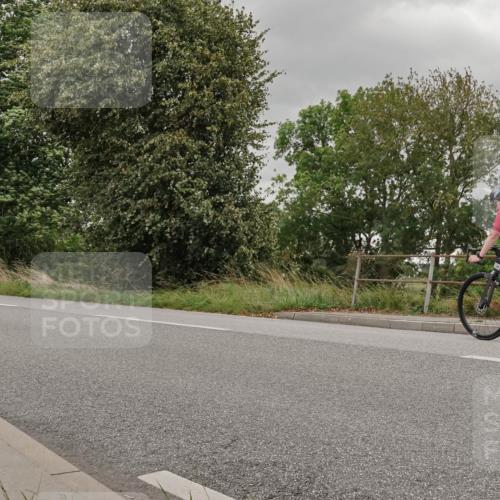 30.08.2026 - Elbe Triathlon Hamburg Michael Burmester http://msf.ph/oto/10041286 30.08.2026 14:19:44 Radfahren 131 meine-sportfotos.de