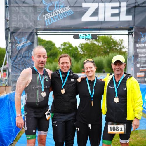 30.08.2026 - Elbe Triathlon Hamburg LAZAROV Photography http://msf.ph/oto/10041287 30.08.2026 16:19:03 Ziel  meine-sportfotos.de