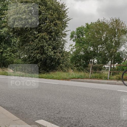 30.08.2026 - Elbe Triathlon Hamburg Michael Burmester http://msf.ph/oto/10041370 30.08.2026 14:20:23 Radfahren 138 meine-sportfotos.de