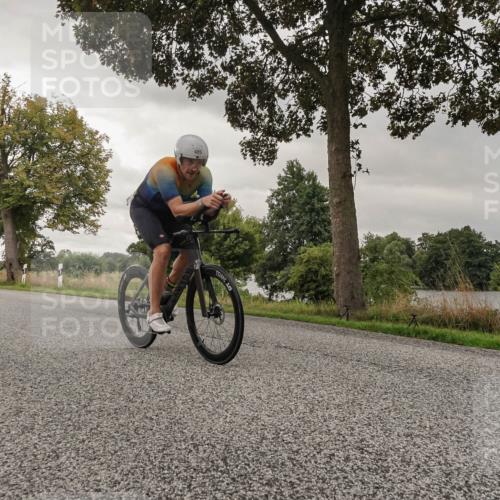 30.08.2026 - Elbe Triathlon Hamburg Michael Burmester http://msf.ph/oto/10041373 30.08.2026 09:05:59 Radfahren 213, 266, 485 meine-sportfotos.de