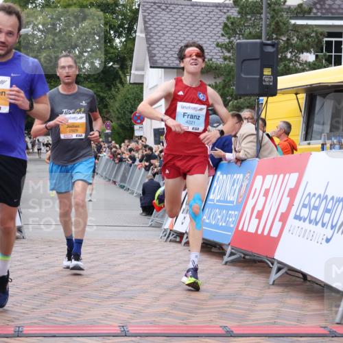 30.08.2026 - Blankeneser Heldenlauf Lena Gebhardt http://msf.ph/oto/10041392 30.08.2026 11:46:45 Ziel 2421, 2929, 4221 meine-sportfotos.de