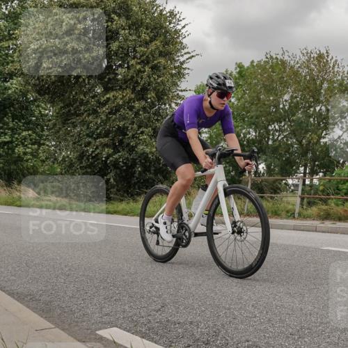 30.08.2026 - Elbe Triathlon Hamburg Michael Burmester http://msf.ph/oto/10041409 30.08.2026 14:20:42 Radfahren 141, 149 meine-sportfotos.de