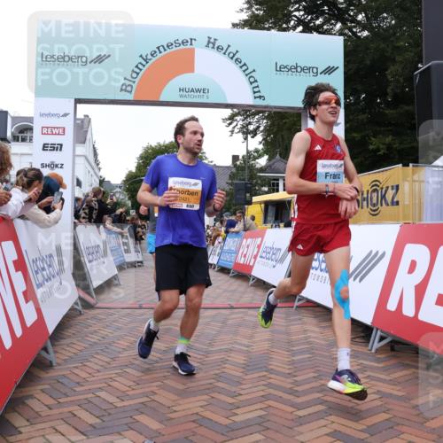 30.08.2026 - Blankeneser Heldenlauf Lena Gebhardt http://msf.ph/oto/10041445 30.08.2026 11:46:46 Ziel 2421, 2929, 4221 meine-sportfotos.de