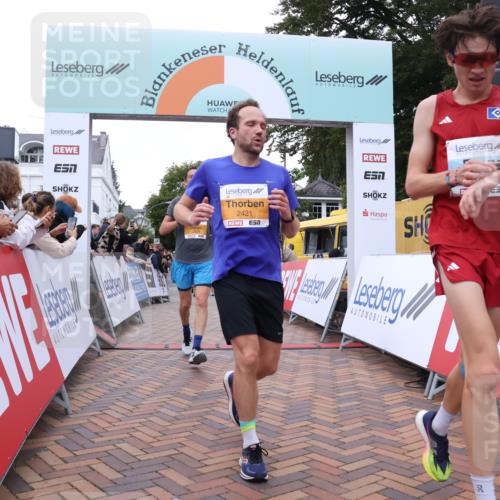 30.08.2026 - Blankeneser Heldenlauf Lena Gebhardt http://msf.ph/oto/10041461 30.08.2026 11:46:47 Ziel 2421, 2929, 4221 meine-sportfotos.de