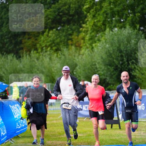 30.08.2026 - Elbe Triathlon Hamburg LAZAROV Photography http://msf.ph/oto/10041477 30.08.2026 16:21:34 Ziel  meine-sportfotos.de