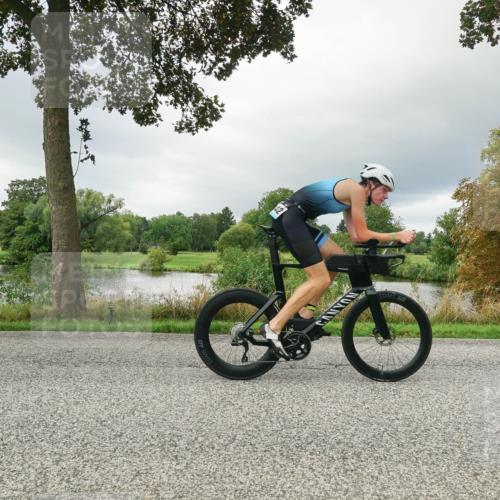 30.08.2026 - Elbe Triathlon Hamburg Michael Burmester http://msf.ph/oto/10041485 30.08.2026 11:06:12 Radfahren 896, 1305, 1442 meine-sportfotos.de