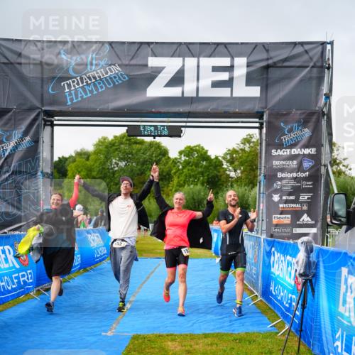 30.08.2026 - Elbe Triathlon Hamburg LAZAROV Photography http://msf.ph/oto/10041505 30.08.2026 16:21:38 Ziel  meine-sportfotos.de