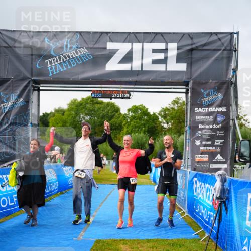 30.08.2026 - Elbe Triathlon Hamburg LAZAROV Photography http://msf.ph/oto/10041510 30.08.2026 16:21:38 Ziel  meine-sportfotos.de