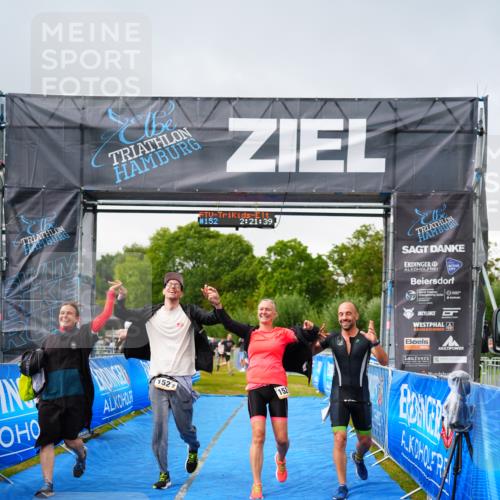 30.08.2026 - Elbe Triathlon Hamburg LAZAROV Photography http://msf.ph/oto/10041519 30.08.2026 16:21:38 Ziel  meine-sportfotos.de