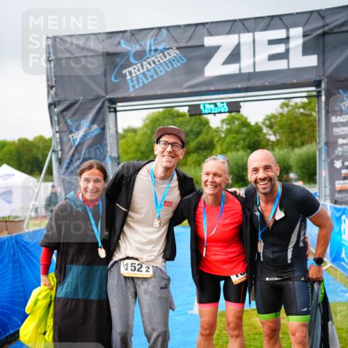 30.08.2026 - Elbe Triathlon Hamburg LAZAROV Photography http://msf.ph/oto/10041534 30.08.2026 16:22:02 Ziel  meine-sportfotos.de
