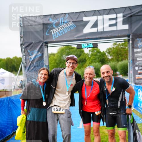 30.08.2026 - Elbe Triathlon Hamburg LAZAROV Photography http://msf.ph/oto/10041543 30.08.2026 16:22:02 Ziel  meine-sportfotos.de
