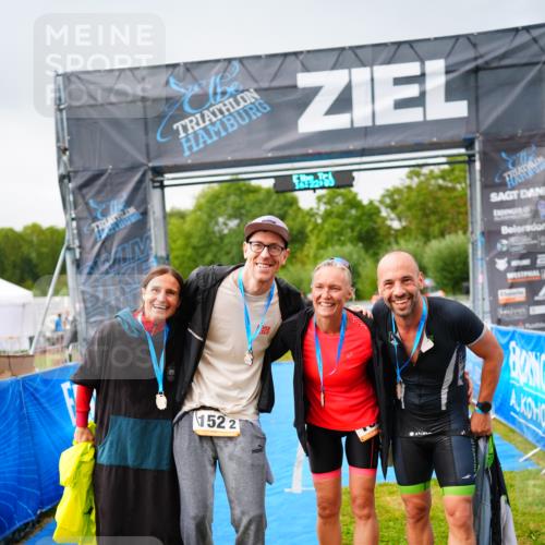 30.08.2026 - Elbe Triathlon Hamburg LAZAROV Photography http://msf.ph/oto/10041551 30.08.2026 16:22:03 Ziel  meine-sportfotos.de