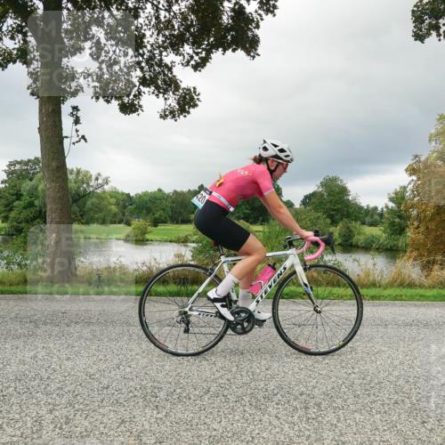 30.08.2026 - Elbe Triathlon Hamburg Michael Burmester http://msf.ph/oto/10041556 30.08.2026 11:07:04 Radfahren 1420 meine-sportfotos.de
