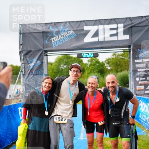 30.08.2026 - Elbe Triathlon Hamburg LAZAROV Photography http://msf.ph/oto/10041567 30.08.2026 16:22:03 Ziel  meine-sportfotos.de