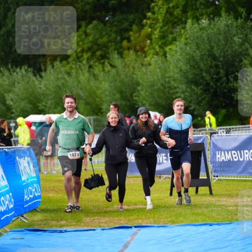 30.08.2026 - Elbe Triathlon Hamburg LAZAROV Photography http://msf.ph/oto/10041572 30.08.2026 16:23:10 Ziel  meine-sportfotos.de