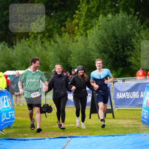 30.08.2026 - Elbe Triathlon Hamburg LAZAROV Photography http://msf.ph/oto/10041577 30.08.2026 16:23:10 Ziel  meine-sportfotos.de