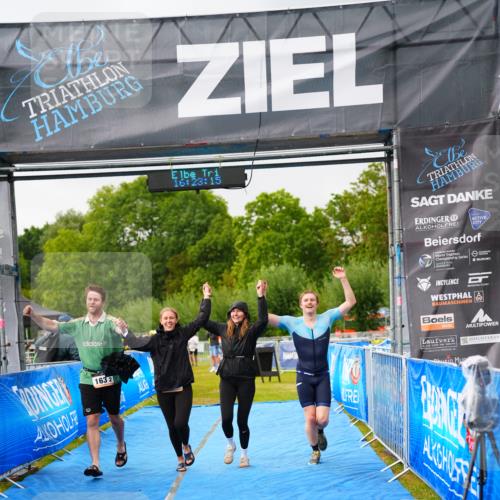 30.08.2026 - Elbe Triathlon Hamburg LAZAROV Photography http://msf.ph/oto/10041624 30.08.2026 16:23:14 Ziel  meine-sportfotos.de