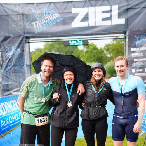 30.08.2026 - Elbe Triathlon Hamburg LAZAROV Photography http://msf.ph/oto/10041652 30.08.2026 16:23:34 Ziel  meine-sportfotos.de