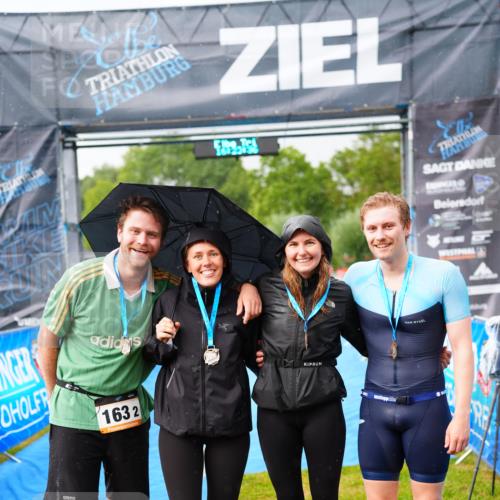 30.08.2026 - Elbe Triathlon Hamburg LAZAROV Photography http://msf.ph/oto/10041675 30.08.2026 16:23:35 Ziel  meine-sportfotos.de