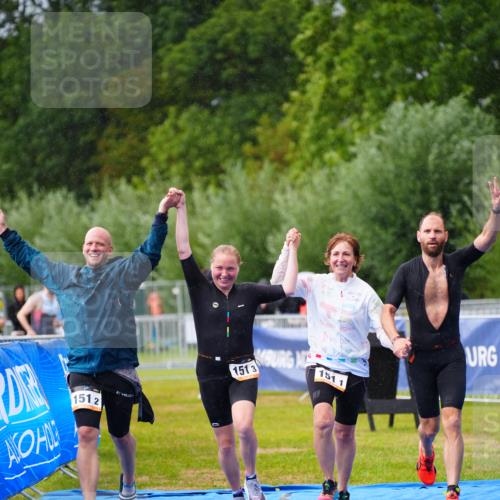30.08.2026 - Elbe Triathlon Hamburg LAZAROV Photography http://msf.ph/oto/10041698 30.08.2026 16:23:50 Ziel  meine-sportfotos.de