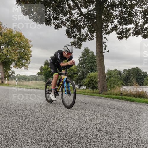 30.08.2026 - Elbe Triathlon Hamburg Michael Burmester http://msf.ph/oto/10041798 30.08.2026 09:10:11 Radfahren 182, 301, 399, 428, 1895 meine-sportfotos.de