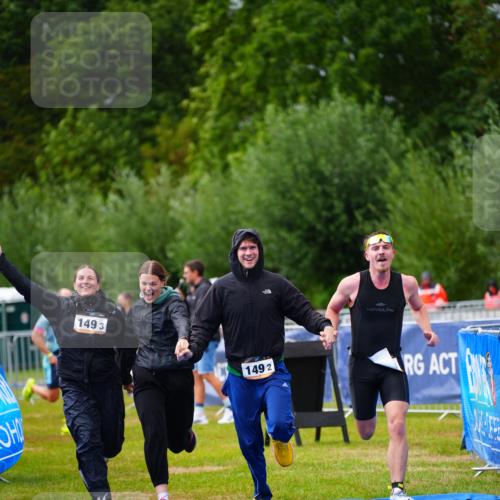 30.08.2026 - Elbe Triathlon Hamburg LAZAROV Photography http://msf.ph/oto/10041826 30.08.2026 16:24:56 Ziel  meine-sportfotos.de