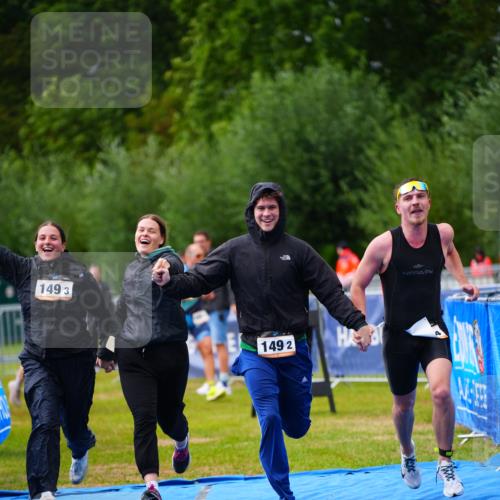 30.08.2026 - Elbe Triathlon Hamburg LAZAROV Photography http://msf.ph/oto/10041836 30.08.2026 16:24:56 Ziel  meine-sportfotos.de
