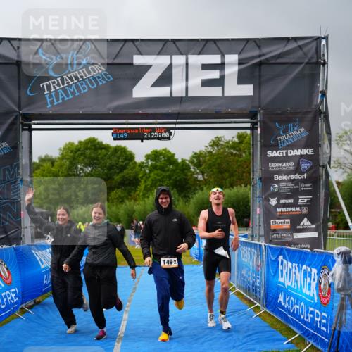 30.08.2026 - Elbe Triathlon Hamburg LAZAROV Photography http://msf.ph/oto/10041862 30.08.2026 16:24:58 Ziel  meine-sportfotos.de