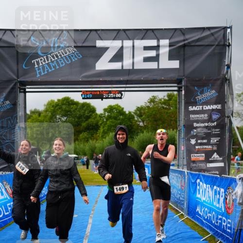 30.08.2026 - Elbe Triathlon Hamburg LAZAROV Photography http://msf.ph/oto/10041878 30.08.2026 16:24:59 Ziel  meine-sportfotos.de