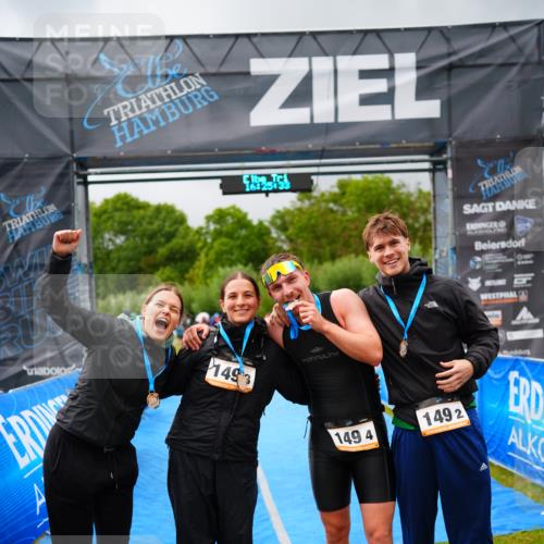 30.08.2026 - Elbe Triathlon Hamburg LAZAROV Photography http://msf.ph/oto/10041889 30.08.2026 16:25:32 Ziel  meine-sportfotos.de