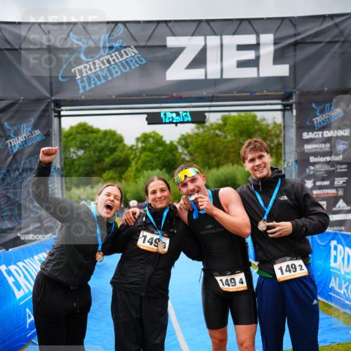 30.08.2026 - Elbe Triathlon Hamburg LAZAROV Photography http://msf.ph/oto/10041898 30.08.2026 16:25:33 Ziel  meine-sportfotos.de