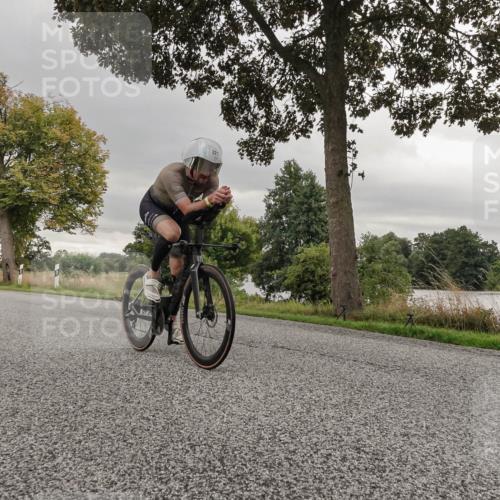 30.08.2026 - Elbe Triathlon Hamburg Michael Burmester http://msf.ph/oto/10041918 30.08.2026 09:10:56 Radfahren 221, 240 meine-sportfotos.de