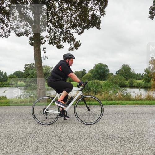 30.08.2026 - Elbe Triathlon Hamburg Michael Burmester http://msf.ph/oto/10041955 30.08.2026 12:08:52 Radfahren 1683 meine-sportfotos.de