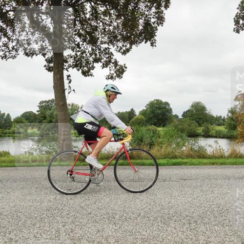 30.08.2026 - Elbe Triathlon Hamburg Michael Burmester http://msf.ph/oto/10041989 30.08.2026 12:14:40 Radfahren 1720 meine-sportfotos.de