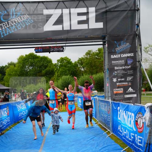 30.08.2026 - Elbe Triathlon Hamburg LAZAROV Photography http://msf.ph/oto/10042003 30.08.2026 16:25:53 Ziel  meine-sportfotos.de