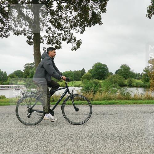 30.08.2026 - Elbe Triathlon Hamburg Michael Burmester http://msf.ph/oto/10042035 30.08.2026 12:18:29 Radfahren  meine-sportfotos.de